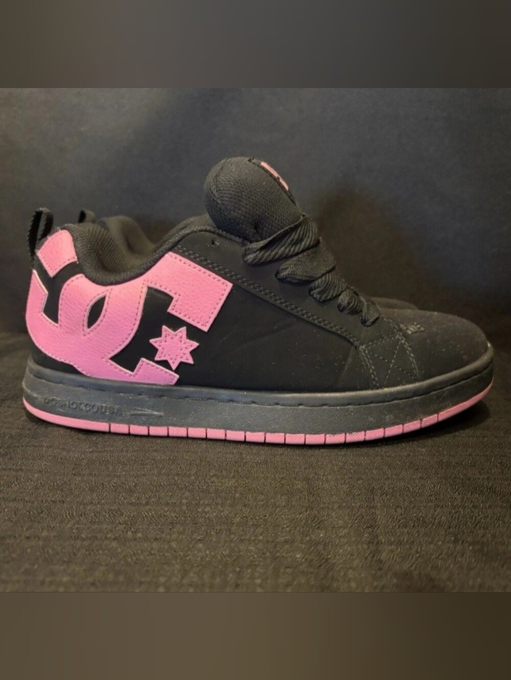 Black & Pink DC Court Graffik Boys size 7.5 Skateboarding Shoes